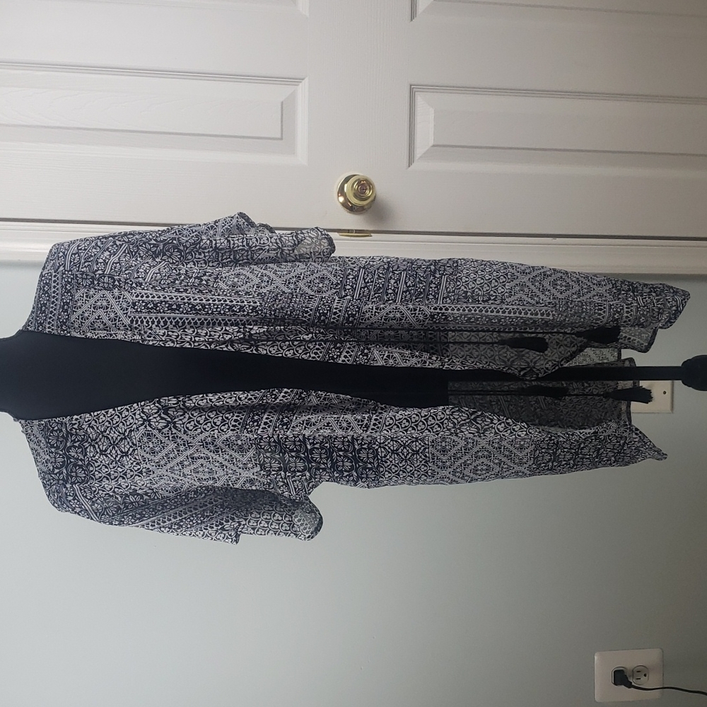 Black and white Cover up sz L/LX